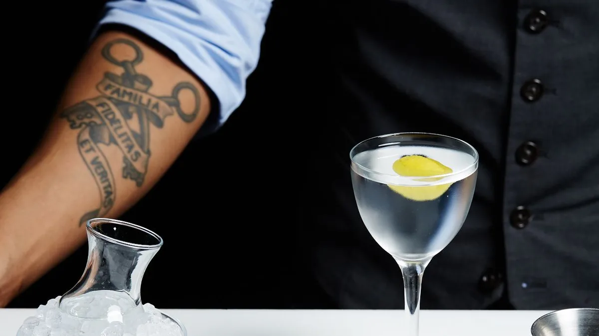 How to Make a Classic Martini