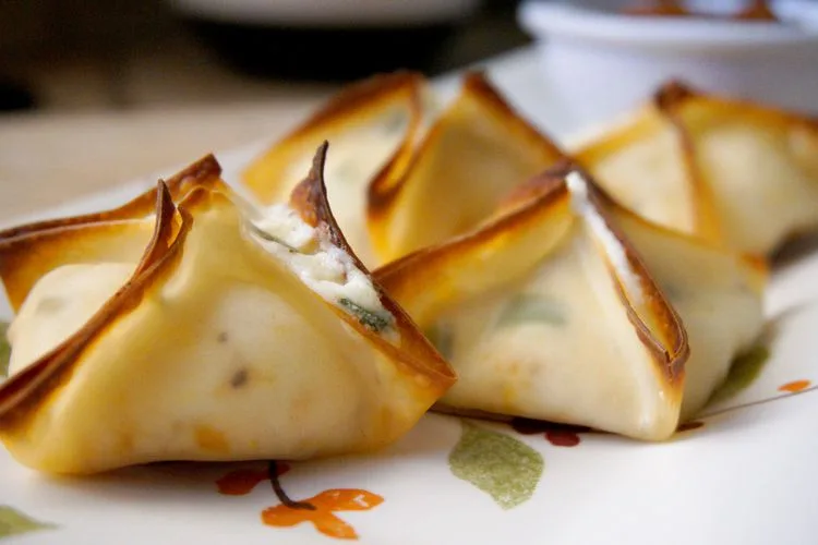 Pepperoni Pizza Wontons