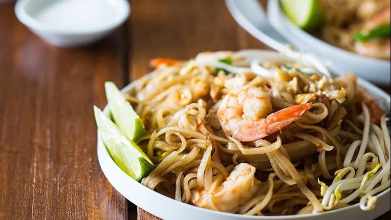 Shrimp Pad Thai For Four