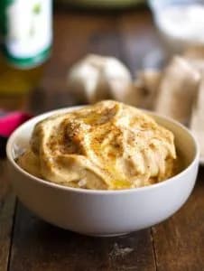 Super Easy Homemade Hummus