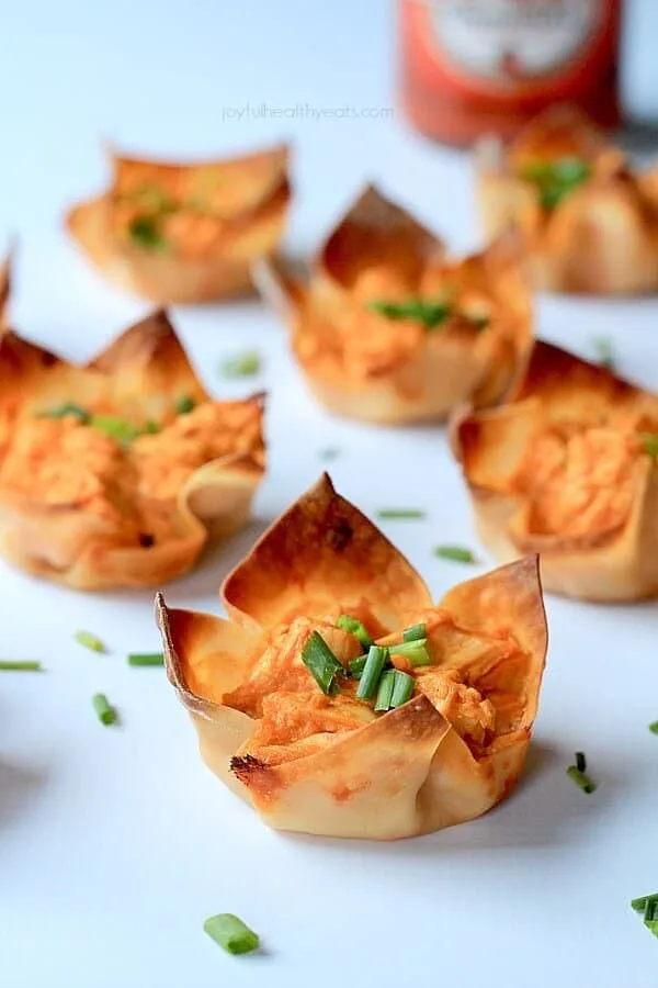Skinny Buffalo Chicken Wonton Cups