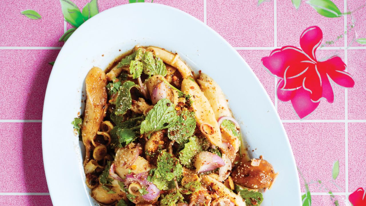 Het Paa Naam Tok (Isaan-style Forest Mushroom Salad)