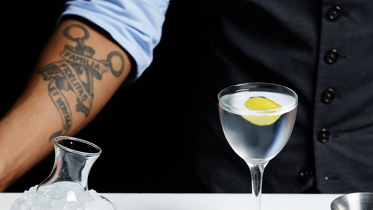 How to Make a Classic Martini