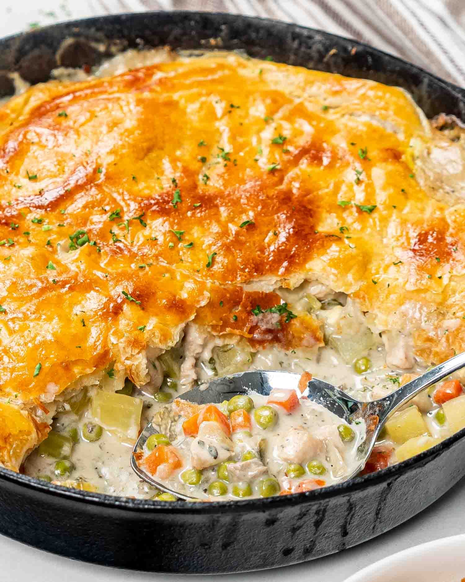 Skillet Chicken Pot Pie with Leeks and Mushrooms